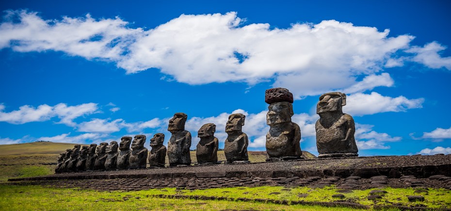 Ancestors moai-1857652_1920_930x435